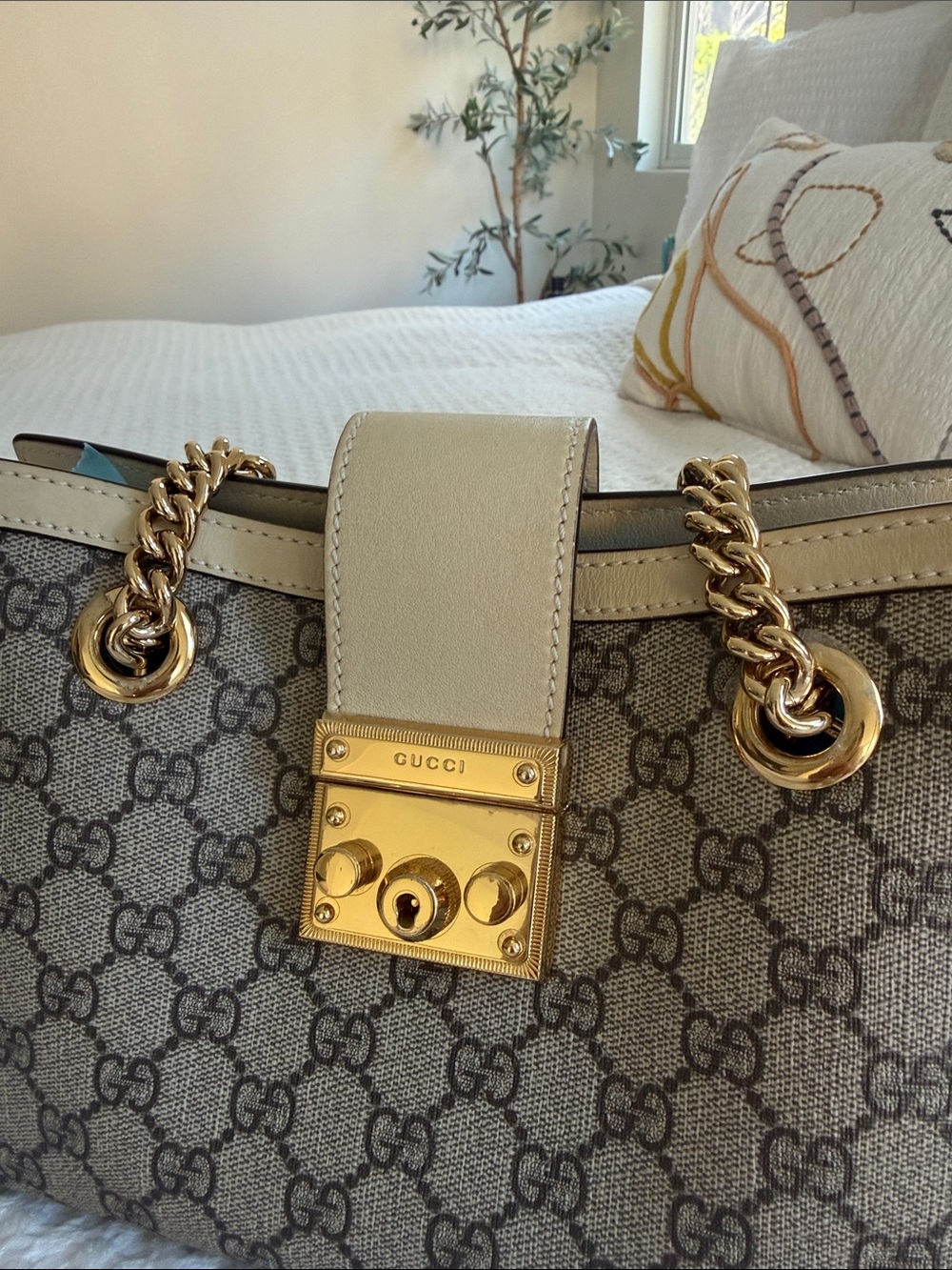 Authentic Gucci GG Supreme Padlock Shoulder Bag - Picture 4 of 14